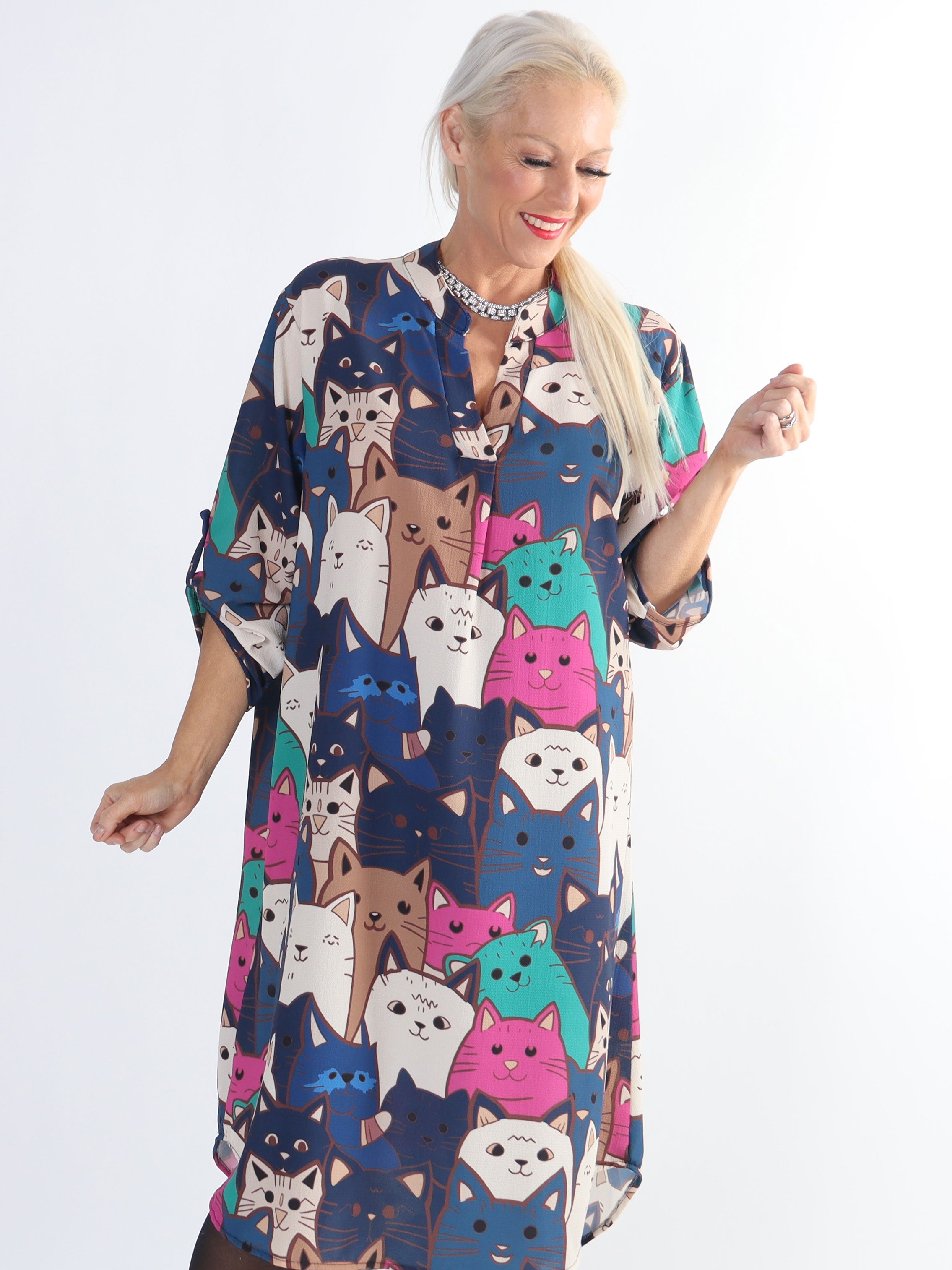 Vanesa Cat Long - Lätt och luftig klänning i plus size med kattmönster